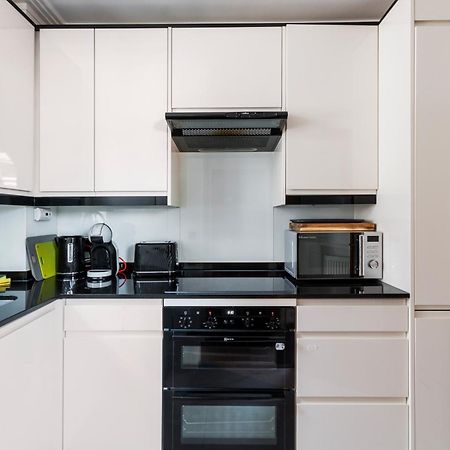 Апартаменты Weybridge - 2 Bed - Parking Экстерьер фото