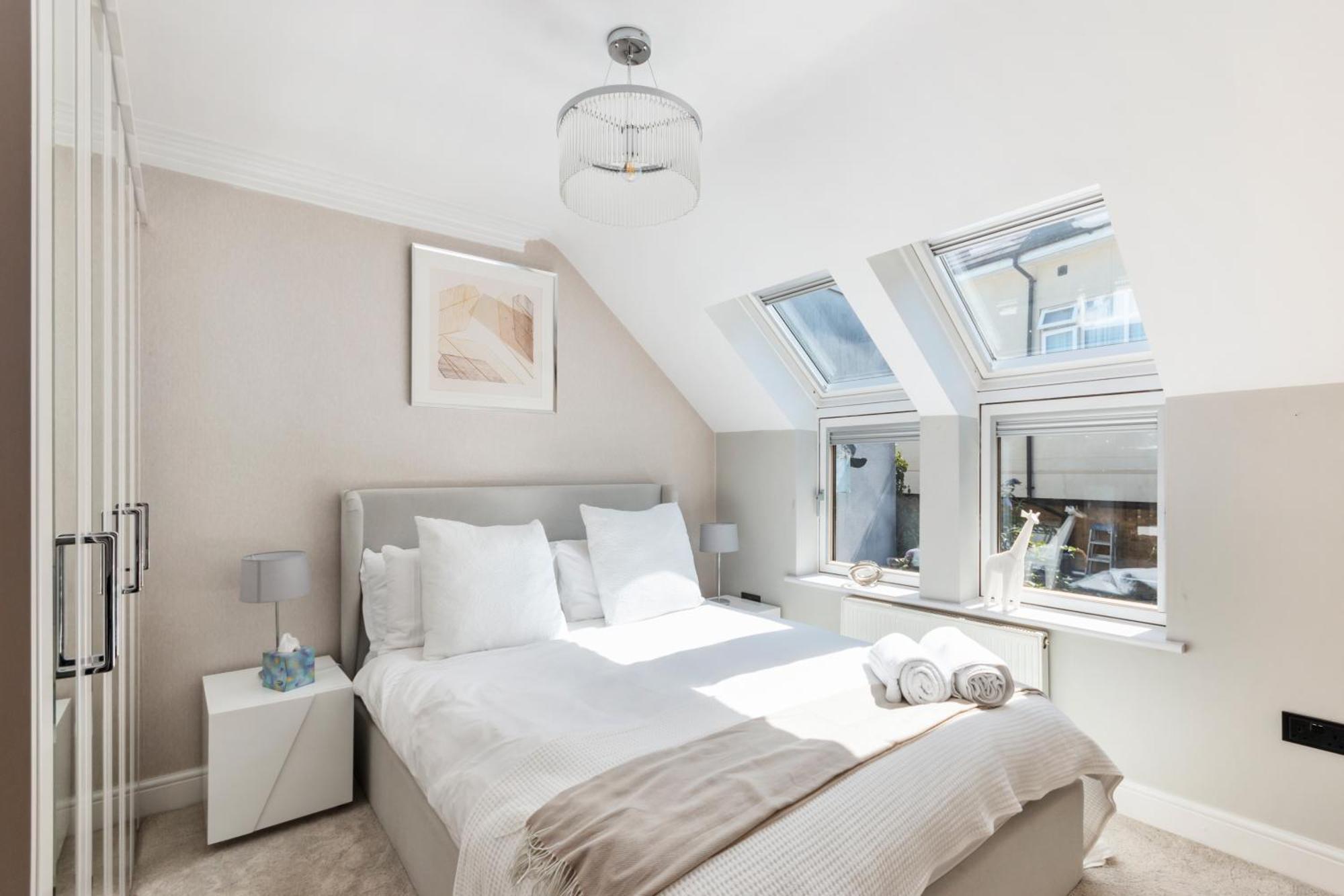 Апартаменты Weybridge - 2 Bed - Parking Экстерьер фото