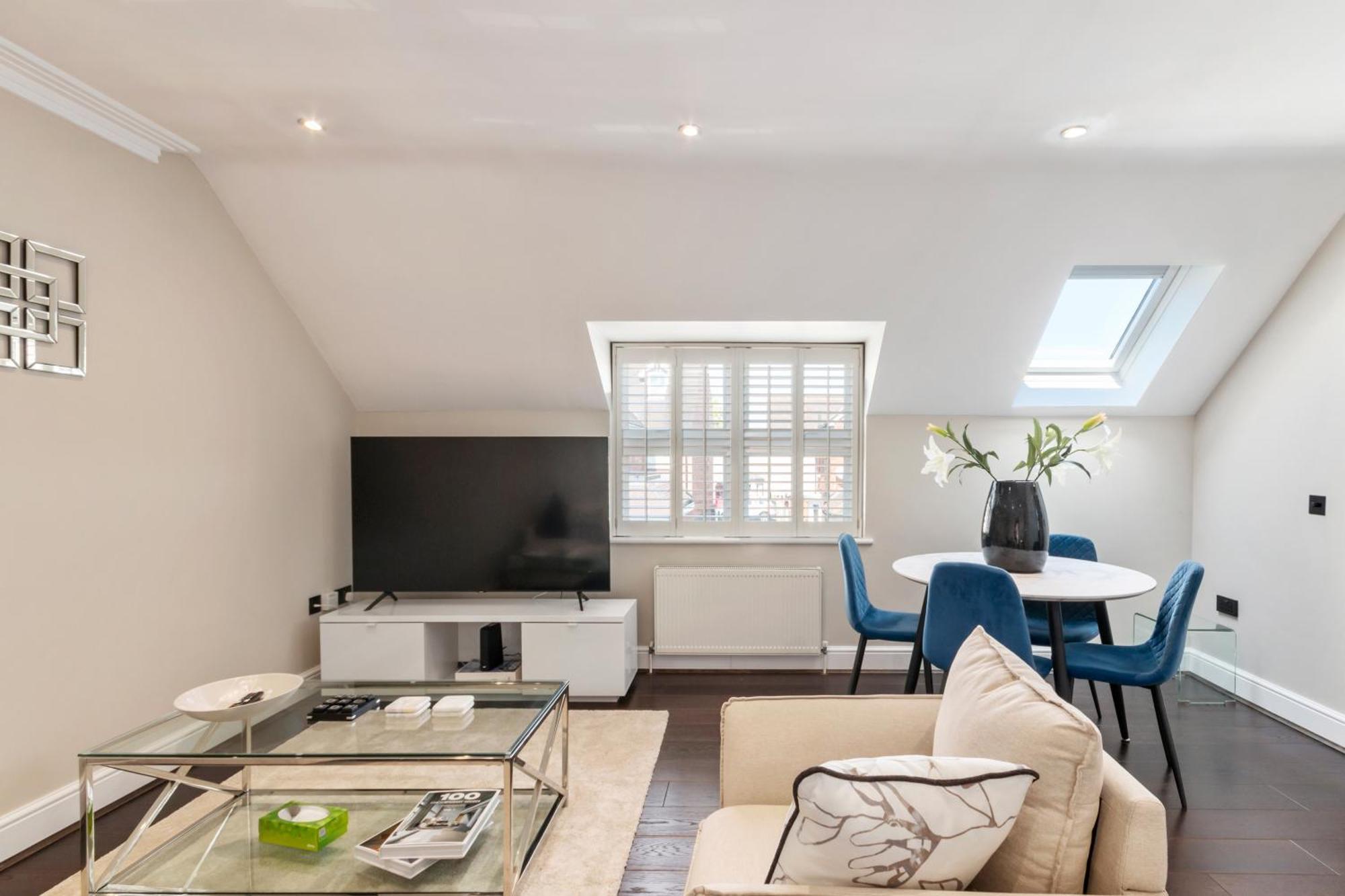 Апартаменты Weybridge - 2 Bed - Parking Экстерьер фото