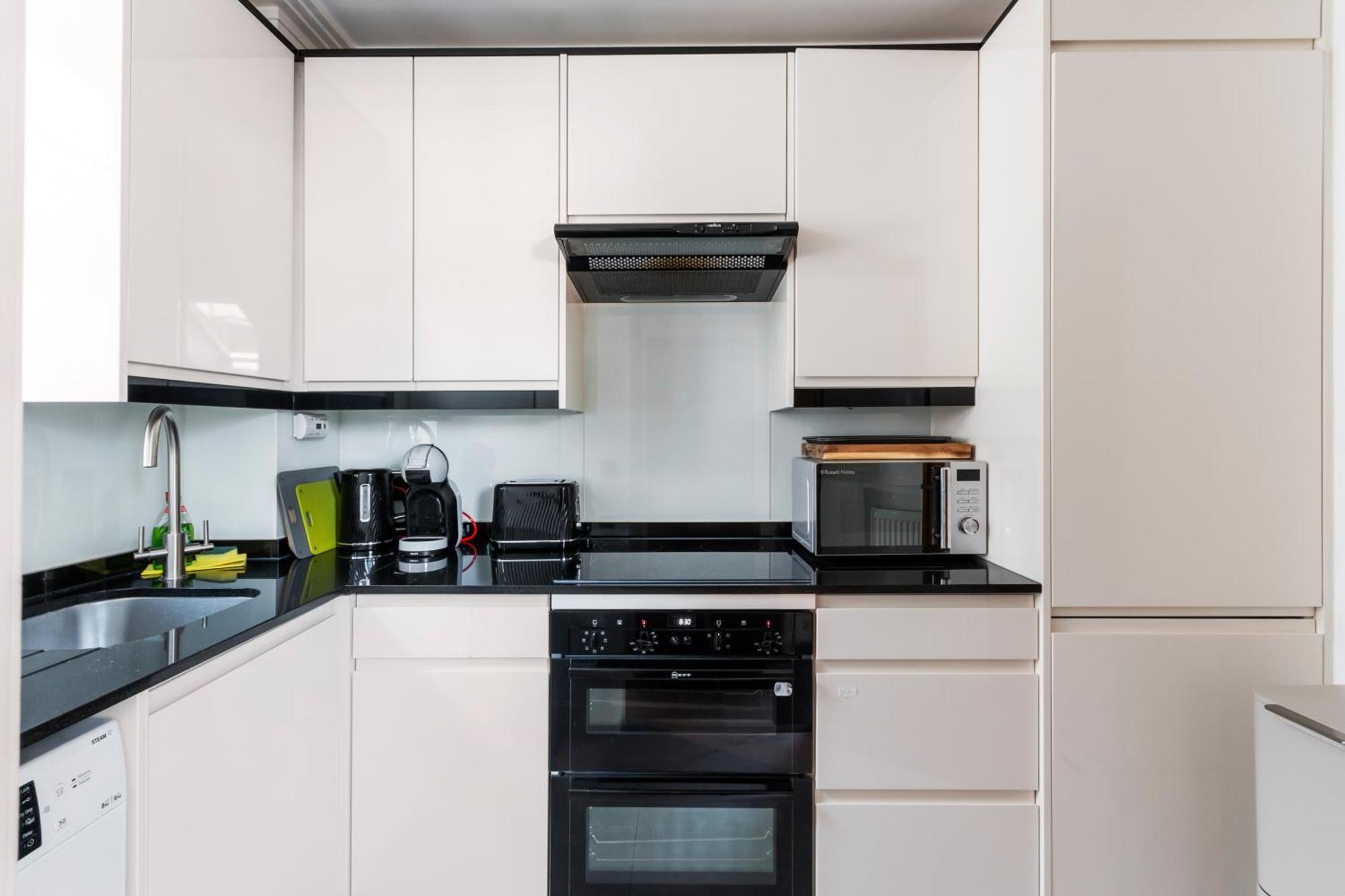 Апартаменты Weybridge - 2 Bed - Parking Экстерьер фото